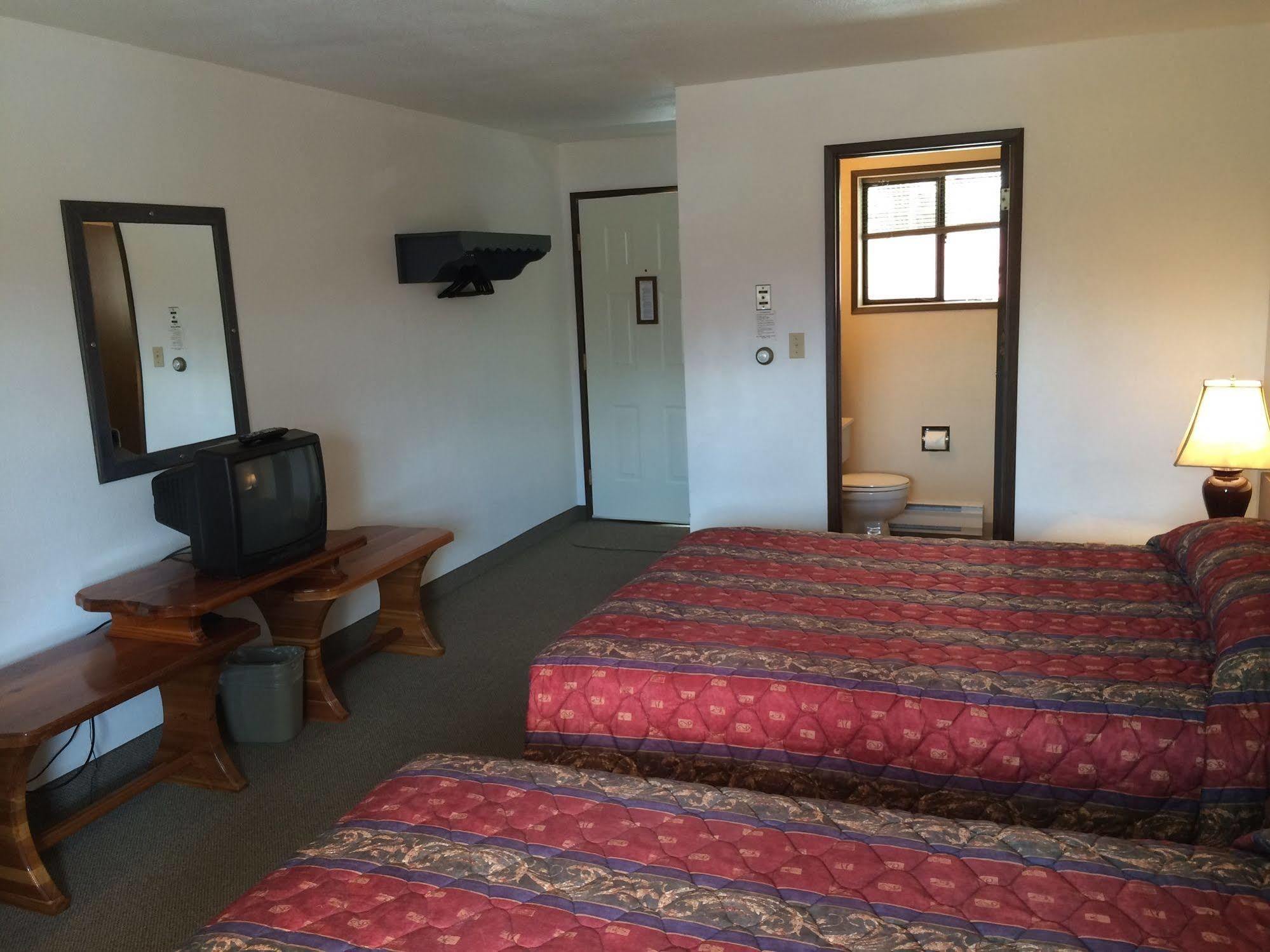 Alpen Motel Radium Hot Springs Esterno foto