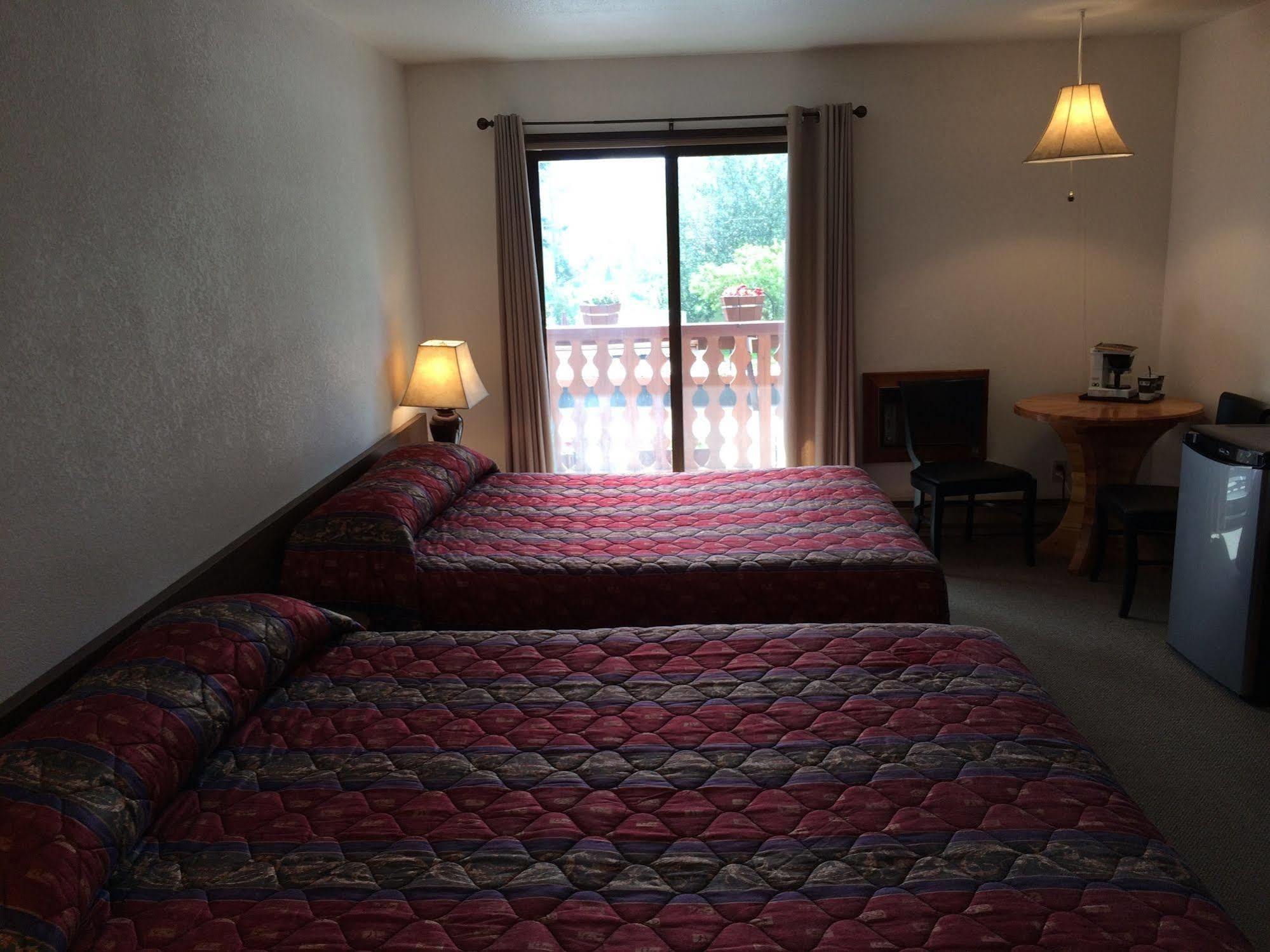 Alpen Motel Radium Hot Springs Esterno foto